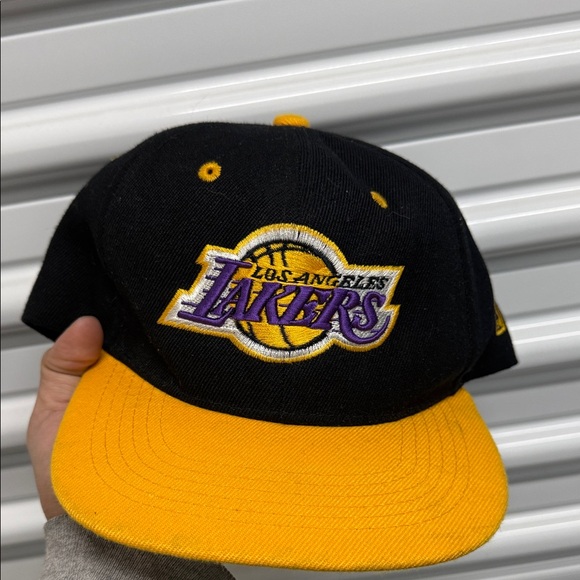 Lakers Other - Los Angeles Lakers Black and Yellow Cap